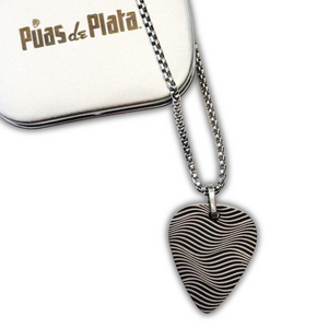 Collar con púa Hipnosis grabado texto gratis (Olas)