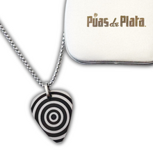 Cargar imagen en el visor de la galería, Collar con púa Hipnosis grabado texto gratis (Circulo)
