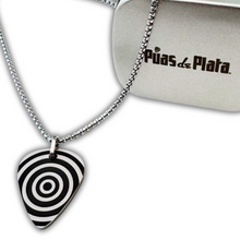 Cargar imagen en el visor de la galería, Collar con púa Hipnosis grabado texto gratis (Circulo)