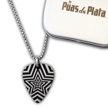 Cargar imagen en el visor de la galería, Collar con púa Hipnosis grabado texto gratis (Estrella)