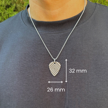 Cargar imagen en el visor de la galería, Collar con púa Hipnosis grabado texto gratis (Rombo)