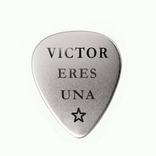 Cargar imagen en el visor de la galería, PRUEBA PÚAS DE PLATA GRABADO GRATIS